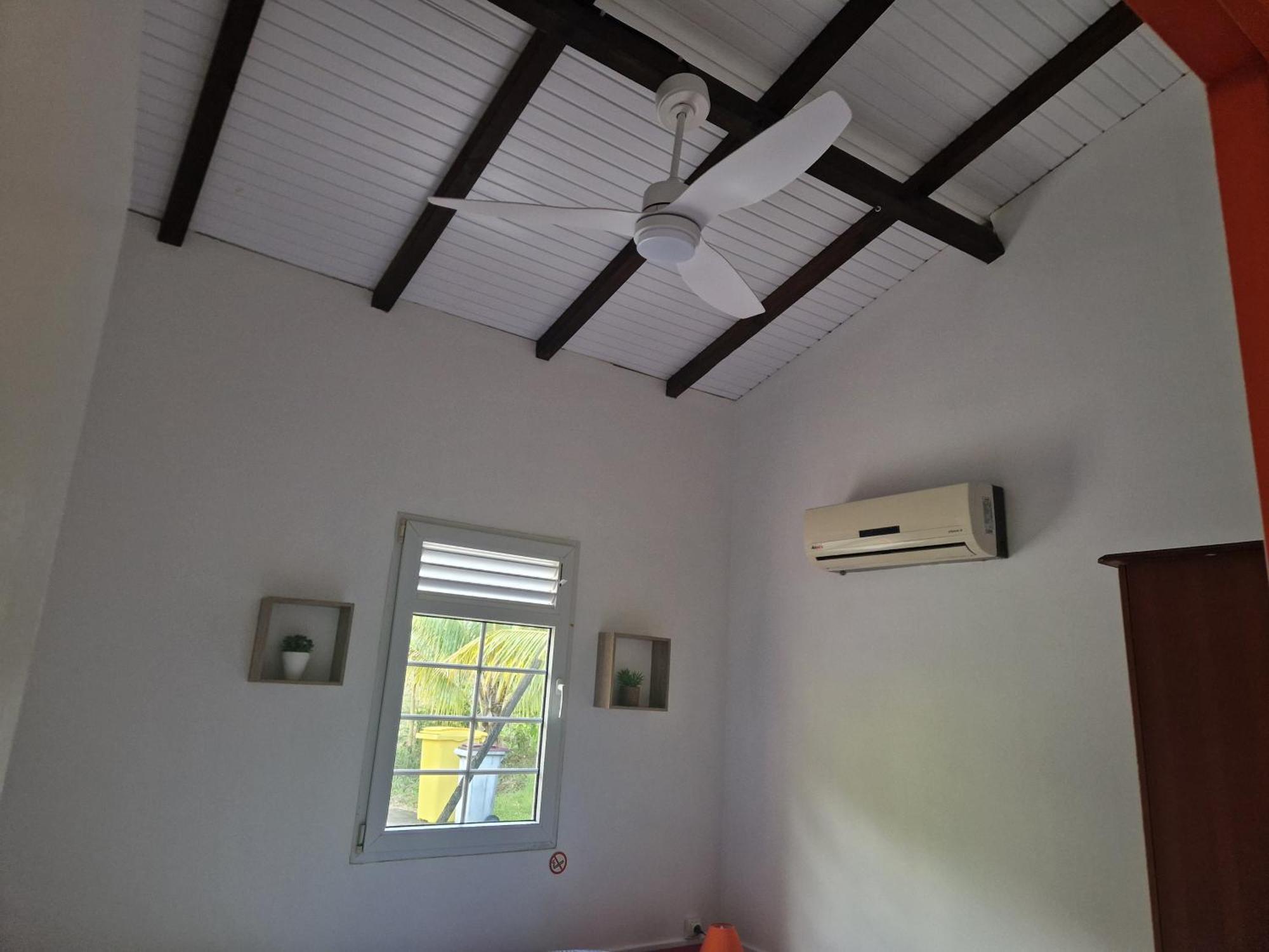 Bungalows Corail, F3 Avec Piscine A Sainte Luce Exterior foto